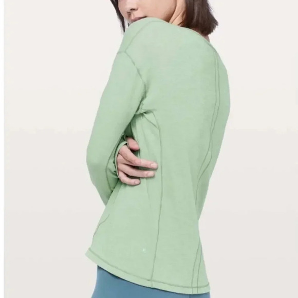 Lululemon Women Size 10 Green Sweat Embrace Long Sleeve Top - Picture 2 of 6